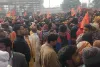 करीब तीन लाख श्रद्धालुओं ने किए दर्शन, कई प्रतीक्षारत, मंदिर आने वाले सभी रास्ते बंद