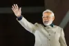 पीएम मोदी ने कोलकाता में किया अंडरवाटर मेट्रो ट्रेन का उद्घाटन, प. बंगाल को दी 15400 करोड़ की सौगात