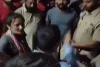 जालंधर में लोगों ने चूड़ा पहनकर आई महिला को दबोचा ! दावा- नशा लेने आई थी 