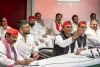 Akhilesh Yadav honored Punjabi singer Mankirt Aulakh 