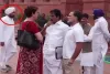 Punjab Congress Crisis: Channi Ignored by Gandhis in Viral Video Ahead of Crucial Delhi Meeting to Decide 'Real Boss'