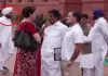 Punjab Congress Crisis: Channi Ignored by Gandhis in Viral Video Ahead of Crucial Delhi Meeting to Decide 'Real Boss'