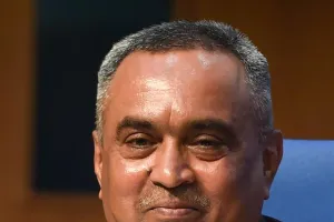 सेना में 1 लाख लोग होंगे कम, आर्मी चीफ