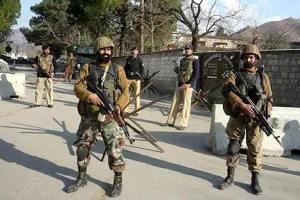 पाकिस्तान में हाई अलर्ट, बॉर्डर सील….