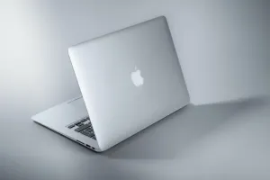 Laptop में कोड डालते ही पता चल जाएगी जल्दी बैटरी खत्म होने की क्या है वजह…