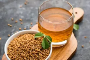 ब्लड प्रेशर कंट्रोल करने के लिए इस समय पिएं मेथी का पानी, मिलेंगे फायदे