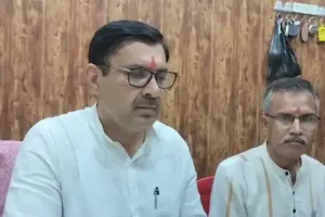 पूर्व मंत्री बबली ने चौटाला परिवार को लिया आड़े हाथ 