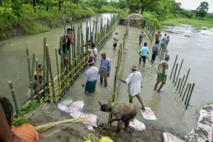 UP में बाढ़, काशी में गंगा के 30 घाट डूबे​​​​​​​ ,गोरखपुर में NDRF तैनात