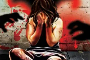 स्कूल क्लास में दिखाते थे गंदी फिल्में , 6 बच्चियों से छेड़छाड़ में  टीचर अरेस्ट