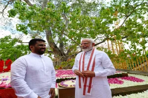प्रधानमंत्री मोदी ने श्रीलंका के पवित्र जया श्री महाबोधि मंदिर में अर्पित की श्रद्धांजलि 