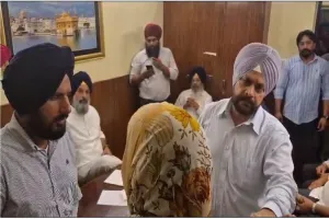 पंजाब के पूर्व अकाली मंत्री मजीठिया गिरफ्तार