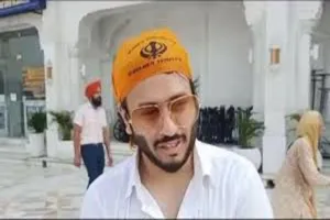 Actor Pukhraj reached the Golden Temple: Said – bowed his head in the memory of father Jaswinder Bhalla, the film 'Chalo Bulawa Aaya' will be released on 26th.