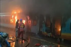 Fire breaks out in the Tatanagar-Ernakulam Express in Andhra Pradesh, 1 dead