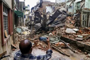 9 Killed as Four-Storey Building Collapses in Bhiwandi Near Mumbai; Massive Rescue Operations Underway