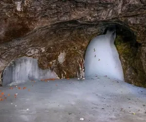 First Batch of Amarnath Yatra Departs from Jammu; Char Dham Pilgrimage Sees Massive Surge