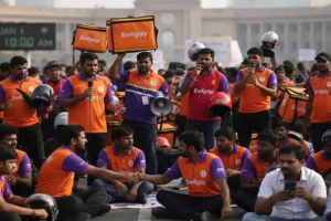 Amidst the strike, Swiggy and Zomato announce incentives for delivery partners: They will offer incentives of up to ₹150 during peak hours