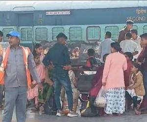 Tragic accident in UP's Mirzapur at Chunar Railway Station, three pilgrims dead after hit by Kalka-Howrah train