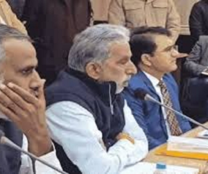 A verbal spat erupted between a Union Minister of State and a former MP in Haryana