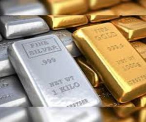 Massive Crash! Gold Becomes Cheaper by ₹927, Silver Slumps ₹4,700—Is This the Time to Buy?