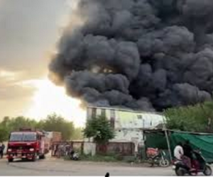 Massive Fire Engulfs Reliance Warehouse in Mohali; Groceries and Rations Worth Lakhs Destroyed